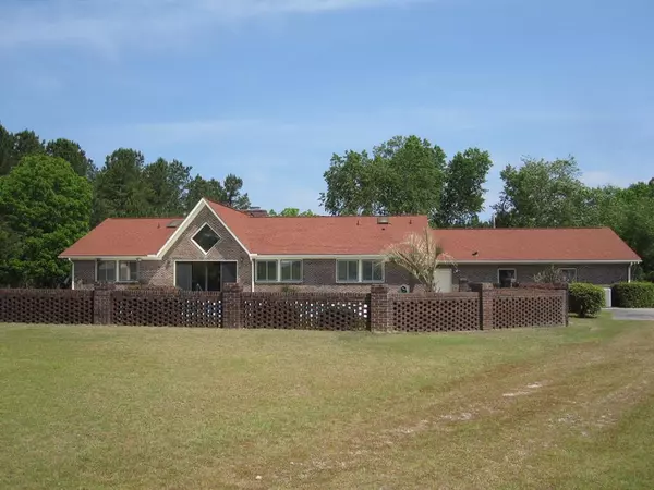 2170 Thompson Drive, Manning, SC 29102