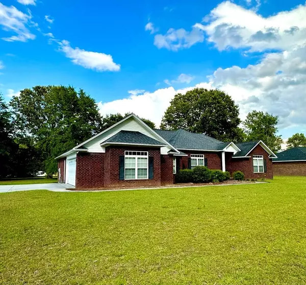 1084 Nicole Dr, Manning, SC 29102