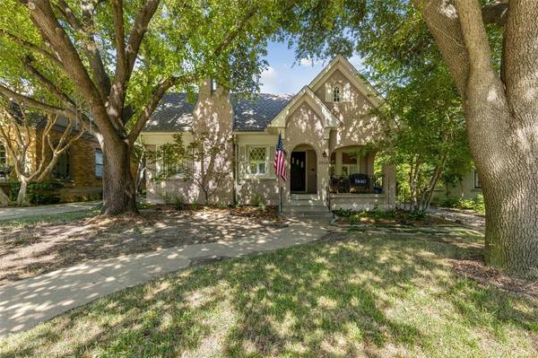 2213 Tremont Avenue, Fort Worth, TX 76107