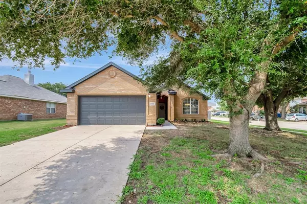 325 Foreston Drive,  Roanoke,  TX 76262