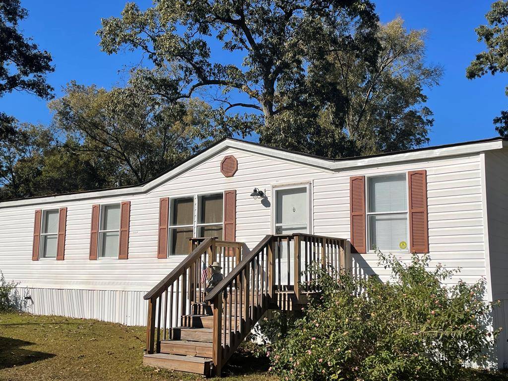 180 Moncks Corner Road, Eutawville, SC 29048
