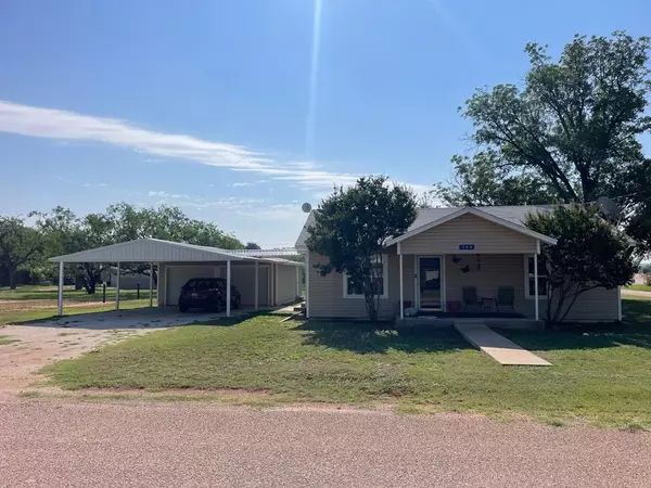 423 S Franklin St, Bronte, TX 76933