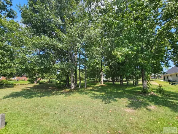 Manning, SC 29102,11 RIDGE LAKE DR