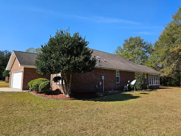 Manning, SC 29102,105 Oakview Circle