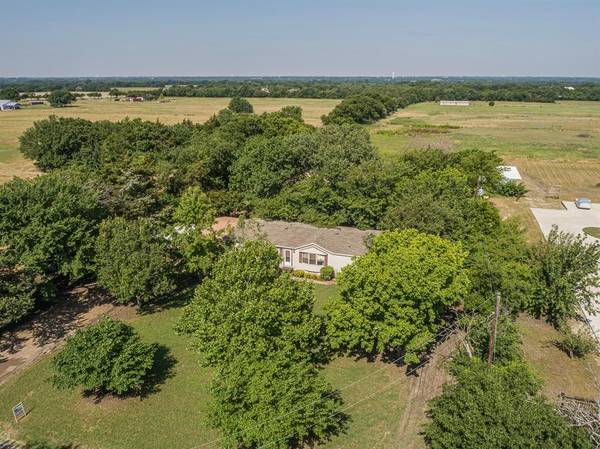 329 Blackmon Road, Van Alstyne, TX 75495