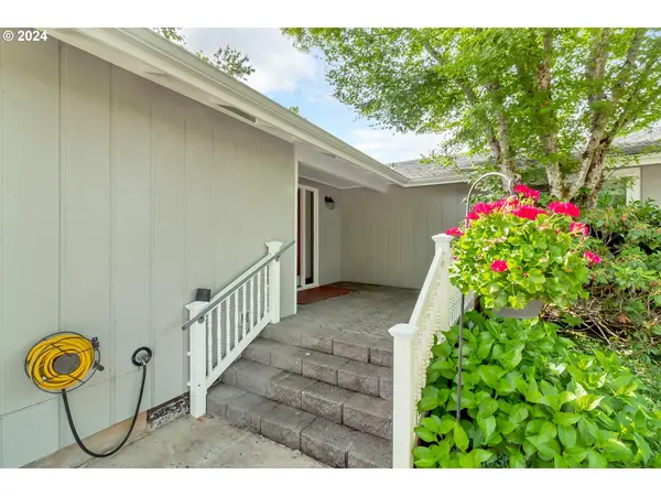 90394 SHADOWS DR, Springfield, OR 97478