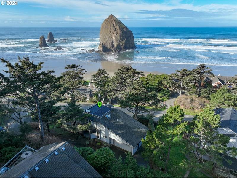 1764 VIEW POINT TER, Cannon Beach, OR 97110