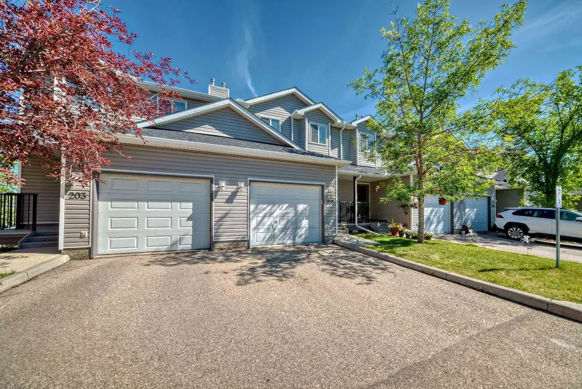 Calgary, AB T3J4T3,205 Taracove PL NE