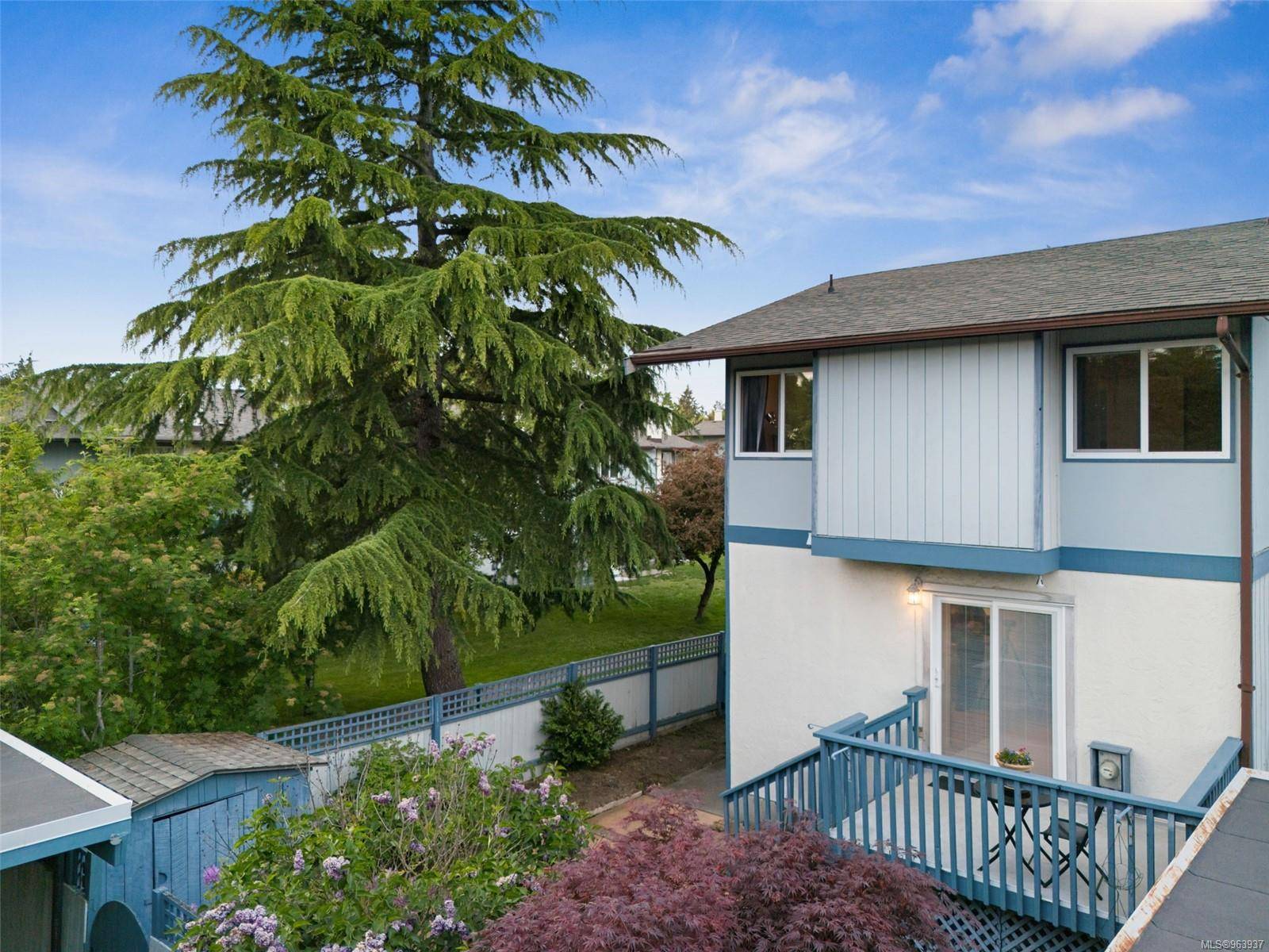 Saanich, BC V8N 3X5,3987 Gordon Head Rd #72