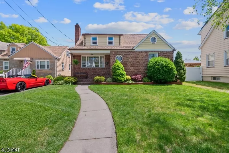 48 Kearney St, Lyndhurst Twp., NJ 07071