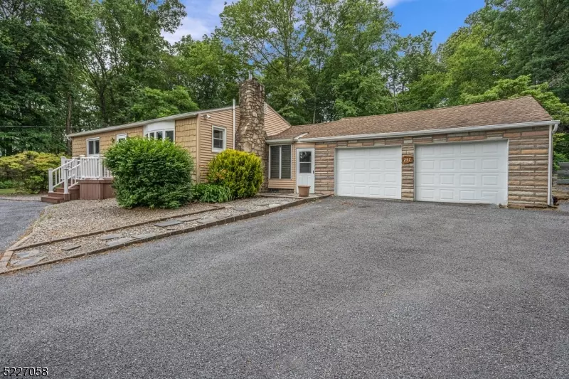 257 Ellis Rd, Holland Twp., NJ 08848