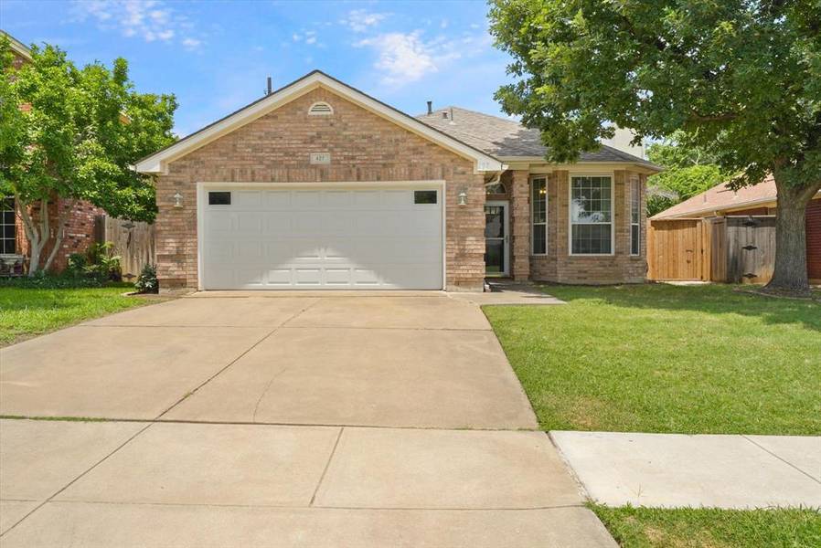 427 Pebblecreek Drive, Keller, TX 76248