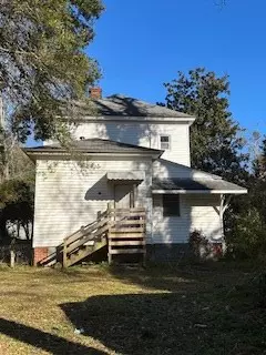 Manning, SC 29102,104 MEMORIAL ST