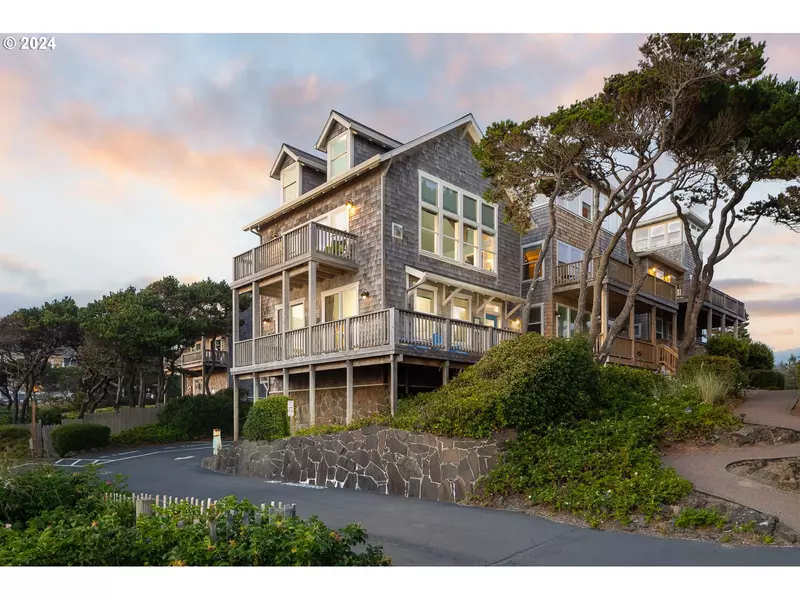 440 BELLA BEACH CIR, Depoe Bay, OR 97341