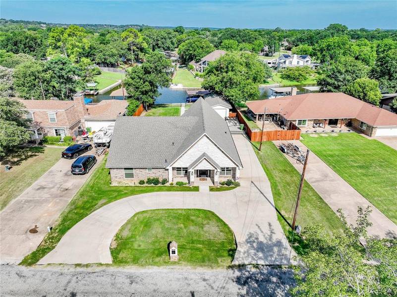 4100 Apache Trail Court, Granbury, TX 76048