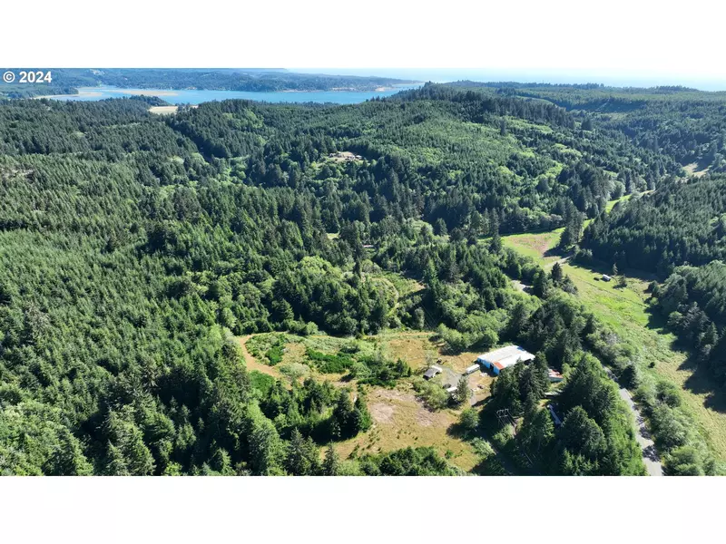 3547 S BEAVER CREEK RD, Waldport, OR 97394