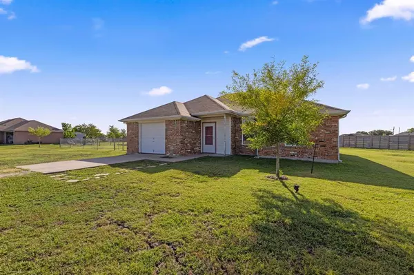 Palmer, TX 75152,205 Bluebonnet Lane