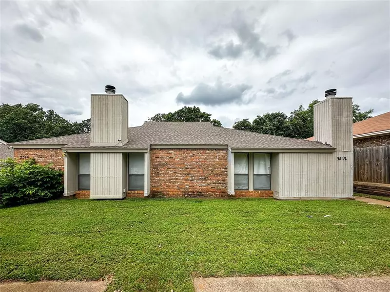 2512 Windy Pine Lane, Arlington, TX 76015