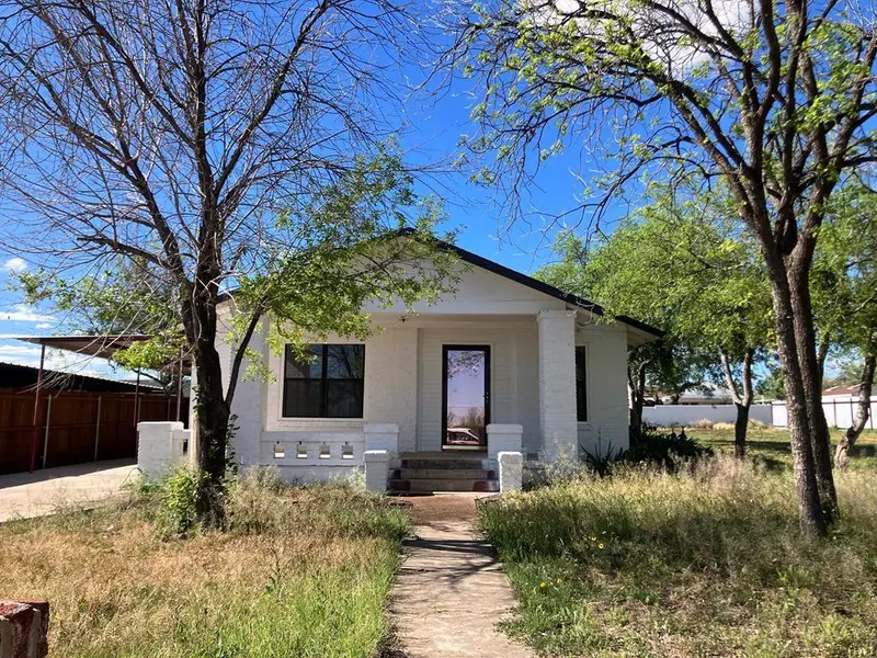 38 W 16th St, San Angelo, TX 76903