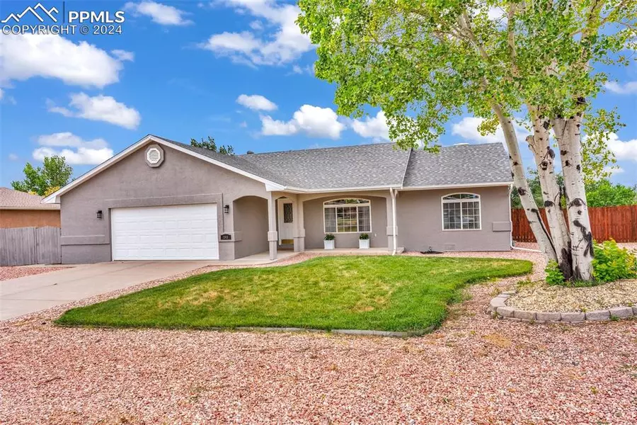 243 S Golfwood DR, Pueblo, CO 81007