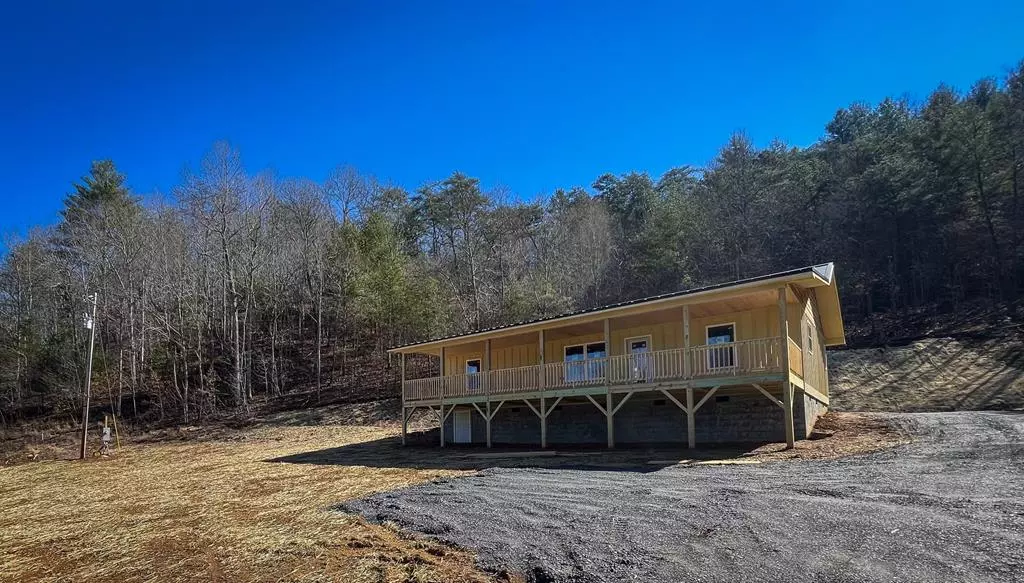 172 Old House Road, Brasstown, NC 28902