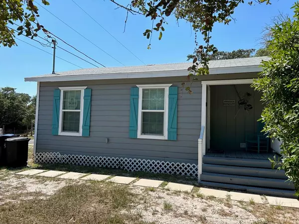 803 Rowe, Rockport, TX 78382