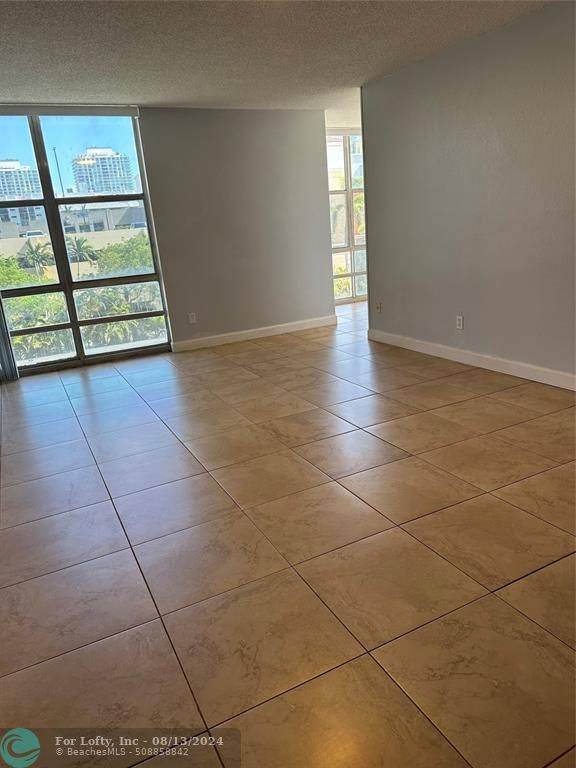 Sunny Isles Beach, FL 33160,210 172nd St  #430