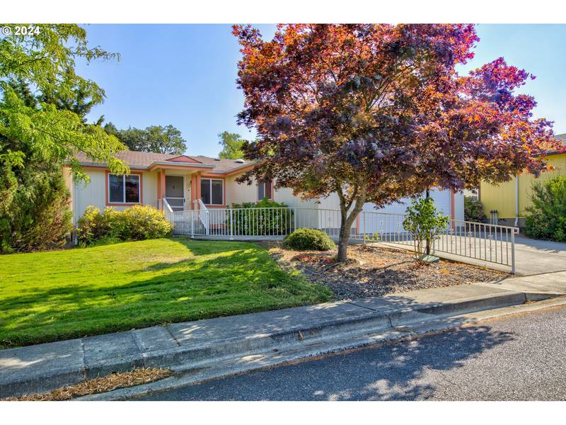 155 LITTLEBROOK LN, Roseburg, OR 97471