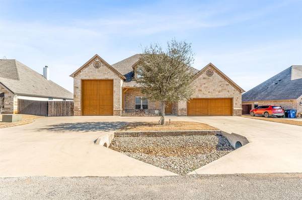 2914 Willow Ridge Circle,  Granbury,  TX 76049