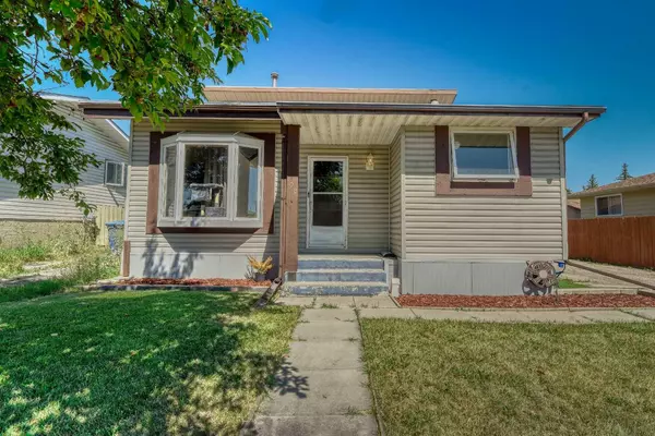 Calgary, AB T1Y3K2,108 Pineland PL NE