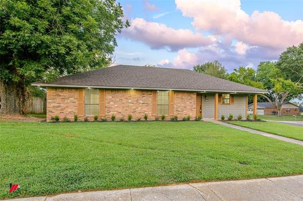 8937 Rosedown Place, Shreveport, LA 71118