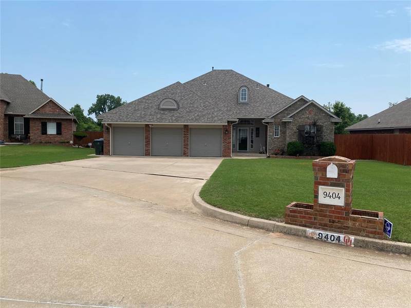 9404 Emily Lane, Midwest City, OK 73130