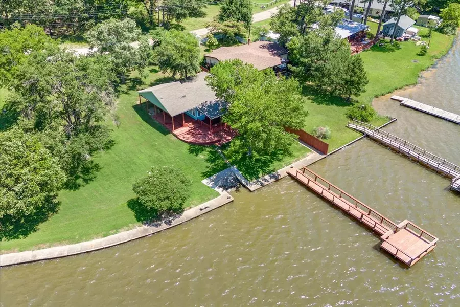 218 Sailfish Drive, Mabank, TX 75156