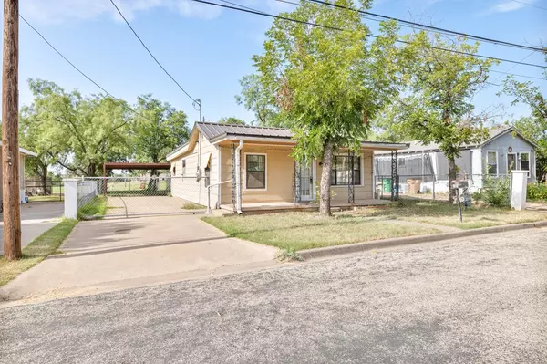 San Angelo, TX 76903,313 W Ave W