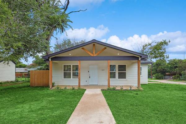 3329 Reed Street,  Fort Worth,  TX 76119