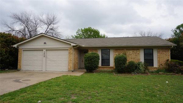 7512 Meadowlark Lane N, Watauga, TX 76148