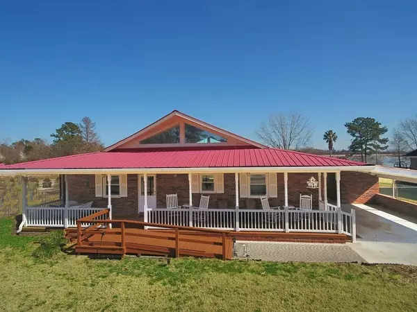 1329 Quail Trail, Manning, SC 29102