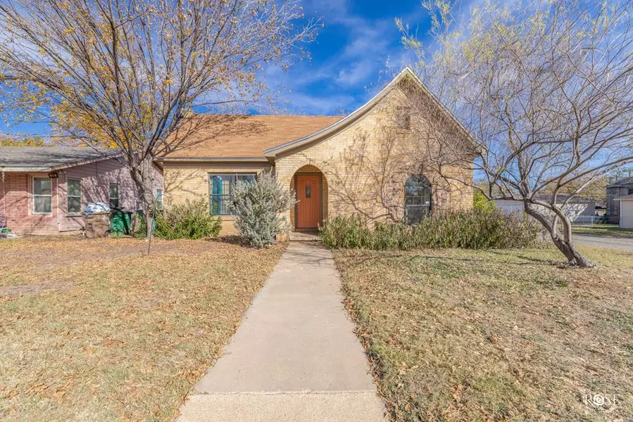 304 N Adams Ave, San Angelo, TX 76901