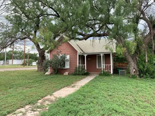 1202 S Jackson St, San Angelo, TX 76901