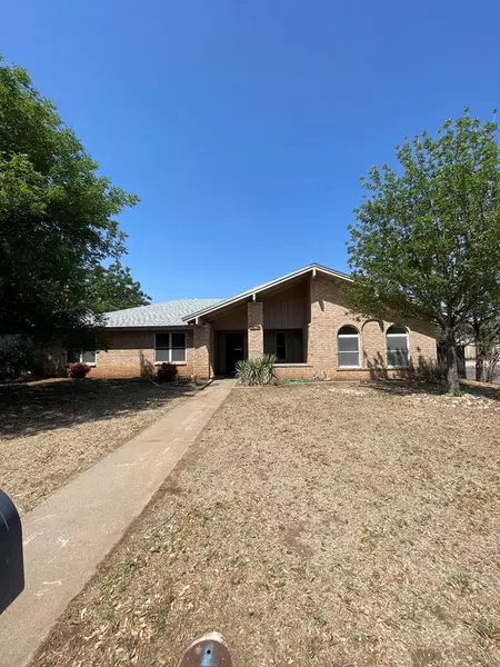 2802 Canyon Creek Dr, San Angelo, TX 76904