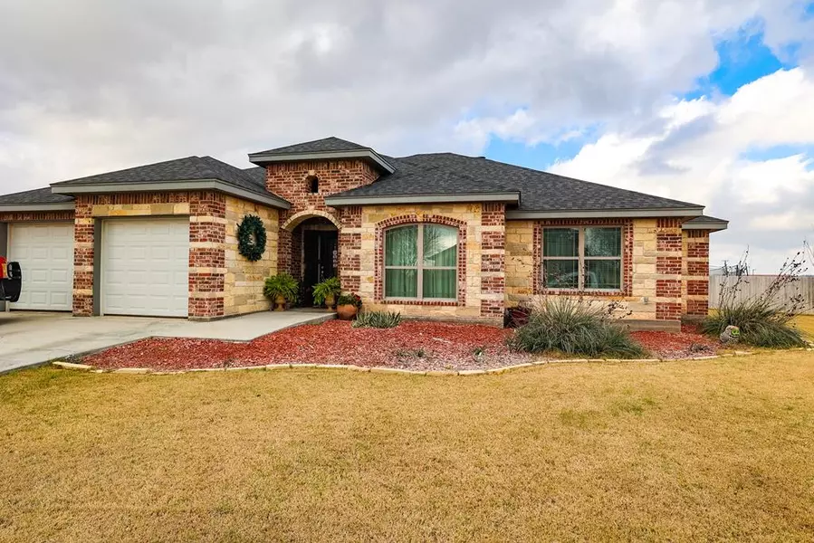 200 Mockingbird Lane, Ozona, TX 76943