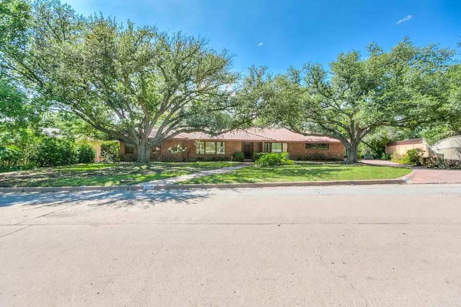 1115 Alta Loma Circle, San Angelo, TX 76901