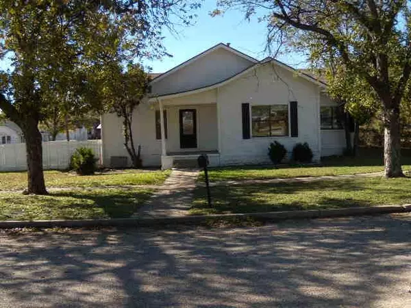 701 N 7th St,  Ballinger,  TX 76821