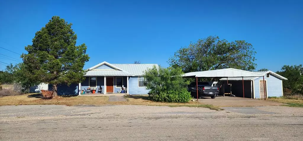 301 N 5th St, Mertzon, TX 76941