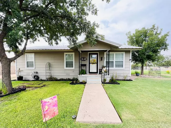 601 Pecan St,  Eden,  TX 76837