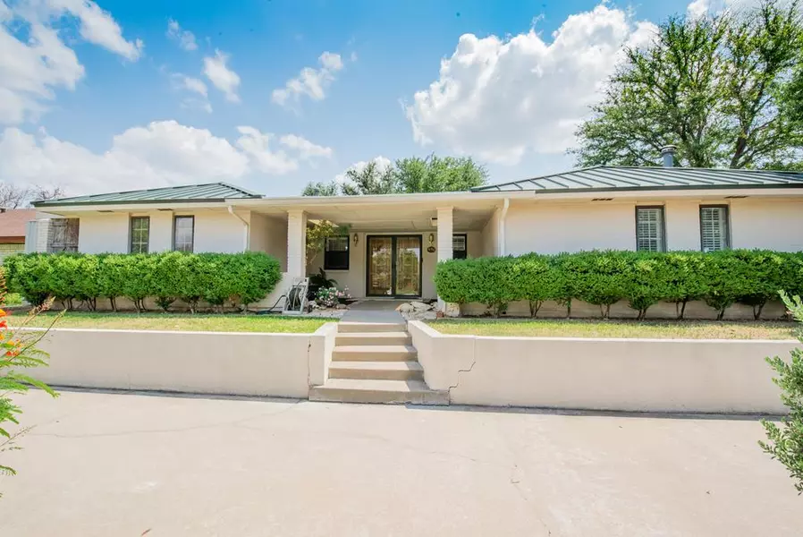 3213 Sierra Dr, San Angelo, TX 76904