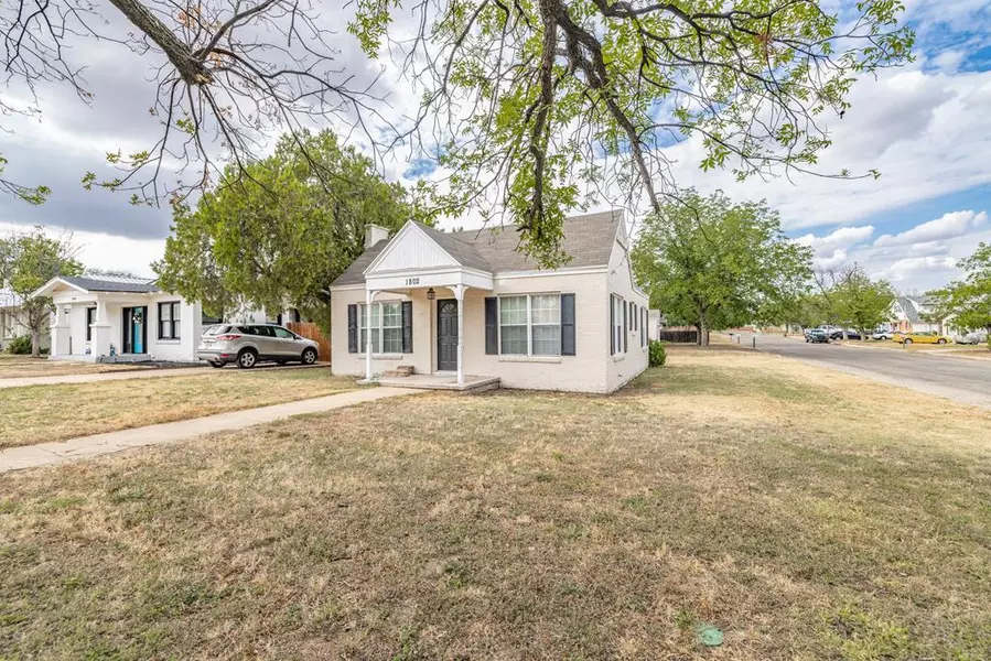 1802 W Ave I, San Angelo, TX 76901