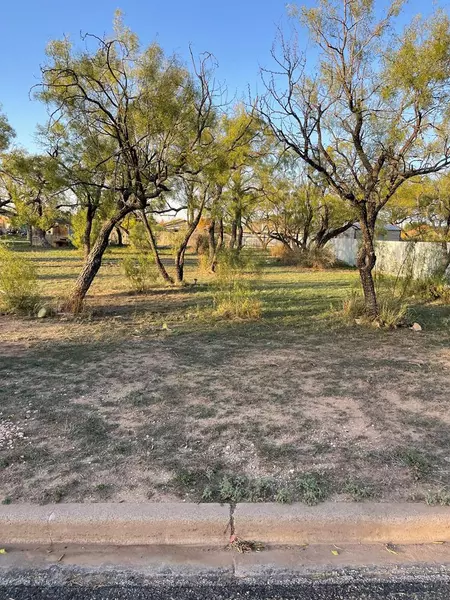 814 E 40th St, San Angelo, TX 76903