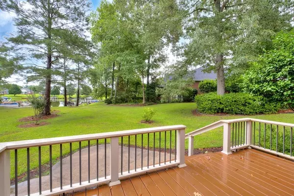 18 Ridge Lake Drive, Manning, SC 29102