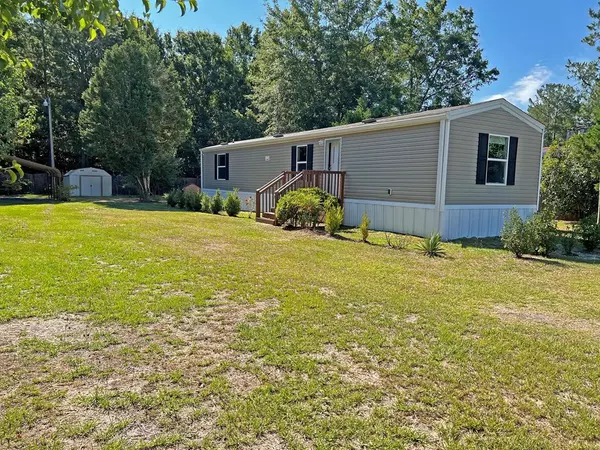 2719 Mallett Rd, Manning, SC 29102